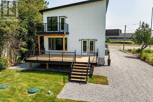 Photo - 2246 Durham Regional Hwy 2