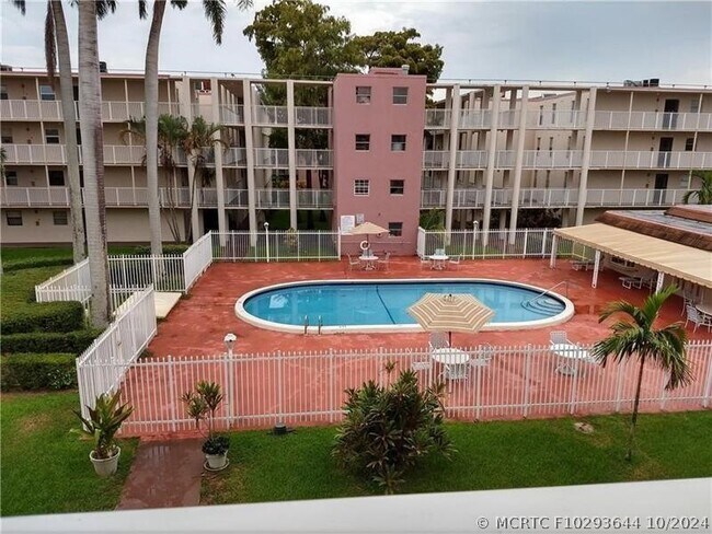 2800 NW 56th Ave Unit E -304