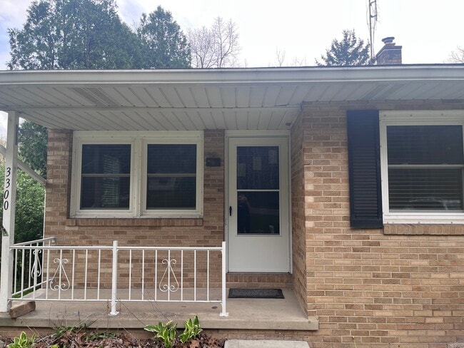 Building Photo - 3300 Twin Hills Rd NW