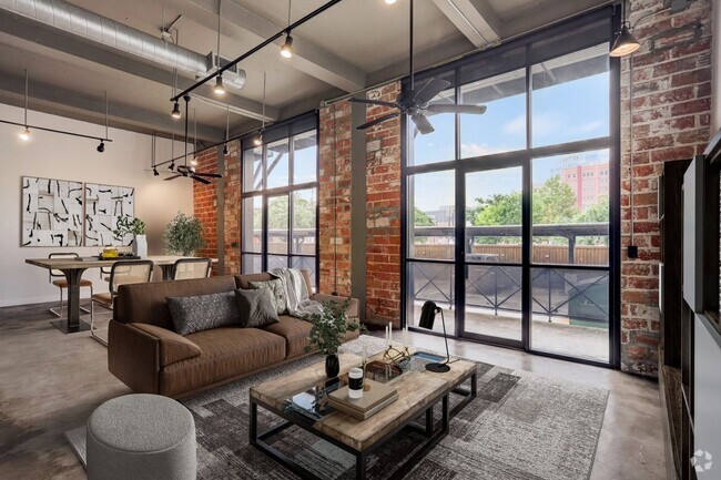 Building Photo - 915 N San Jacinto St Rental
