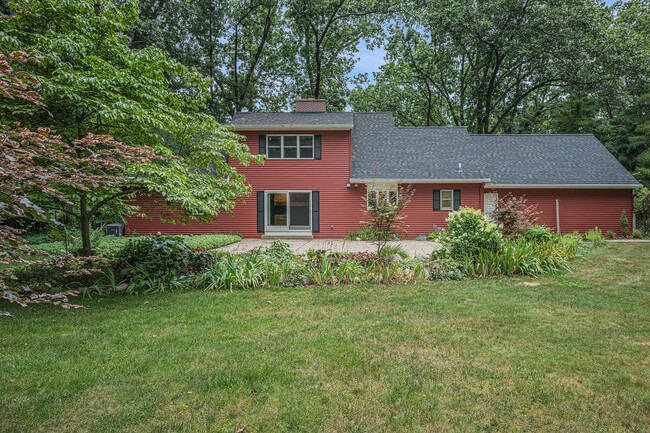 Photo - 3310 Lake Dr