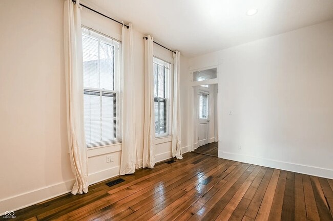 Dining Room - 312 N College Ave