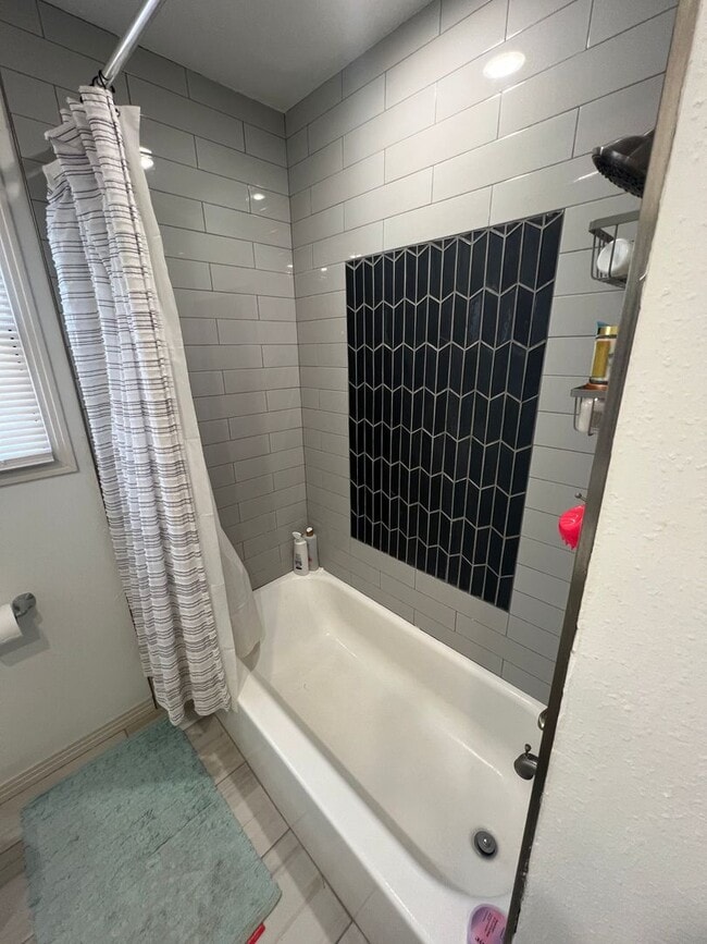 Photo - Pre Leasing for fall 2026! 3/2 in Medical District