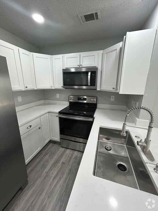 Building Photo - 303 Crooked Pine Trail Rental