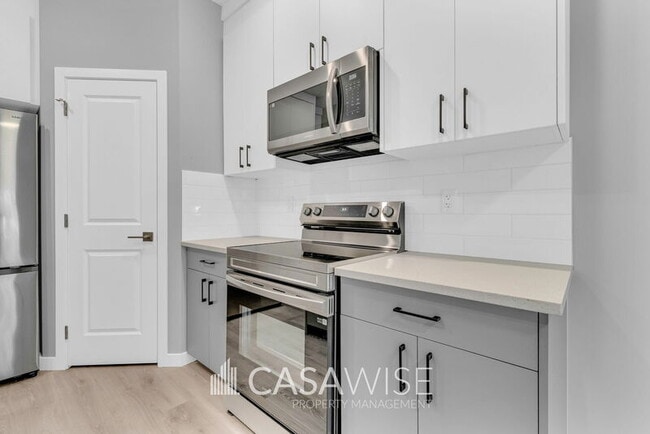 Photo - 9348-9154 154 St