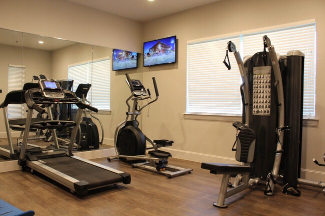 Photo - 14838 Northwest Blvd Unit #14838