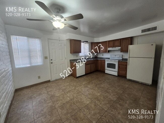 Photo - 6711 E Hawk Dr