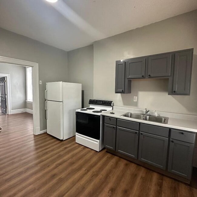 Photo - 3200 Mt Pleasant St Unit 2F