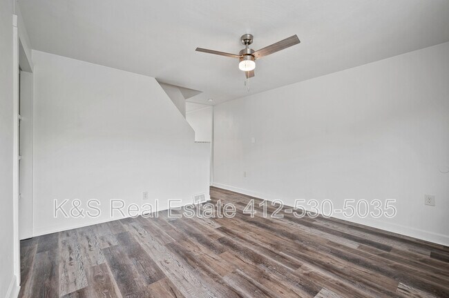 Photo - 5158 Gloster St