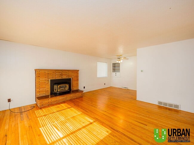 Photo - Charming 3+ Bedroom Home in the Coveted Co...