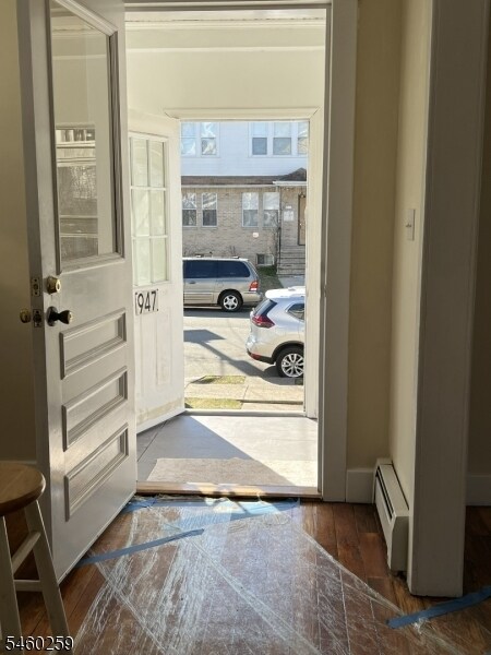 Photo - 947 Grove St