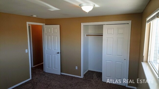 Photo - 910 Bishop Ct Unidad A