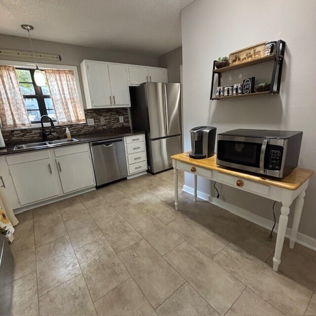 Photo - 18 Willow Bridge Dr