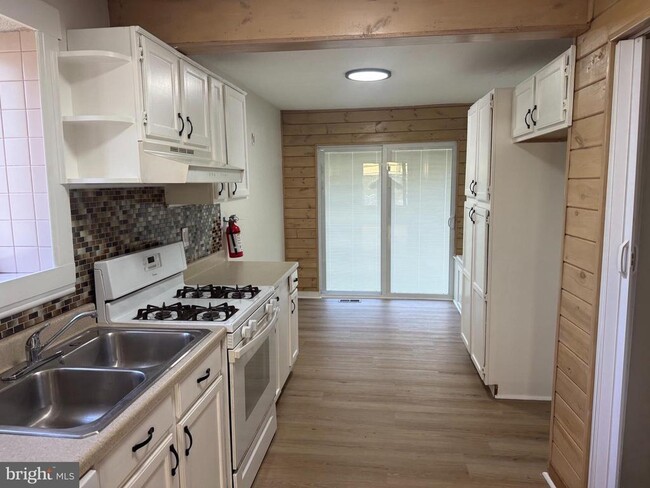 Photo - 1452 14th Ave