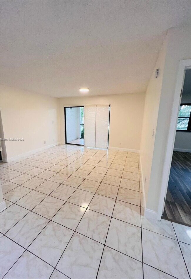 560 S Park Rd Condo Condo for Rent in Hollywood, FL