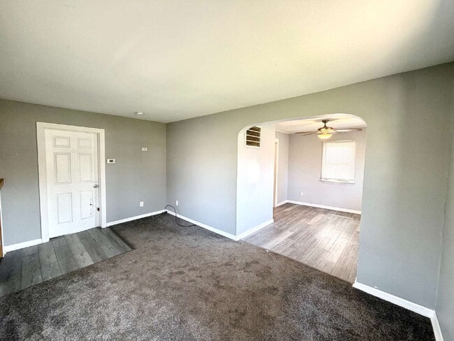 Photo - 2 bed, 1 Bath: Updated Inside!