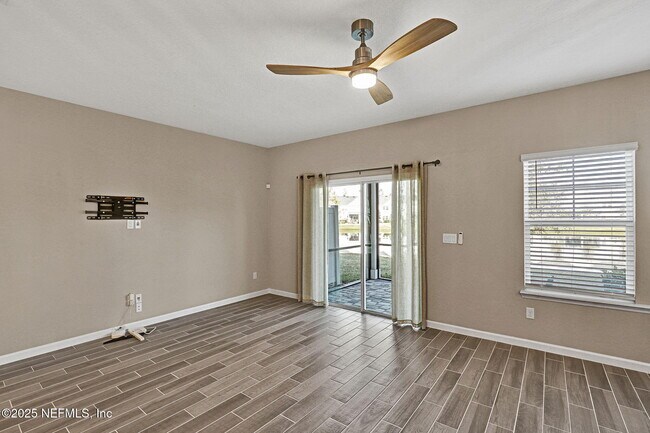 Photo - 483 Boracay Cir