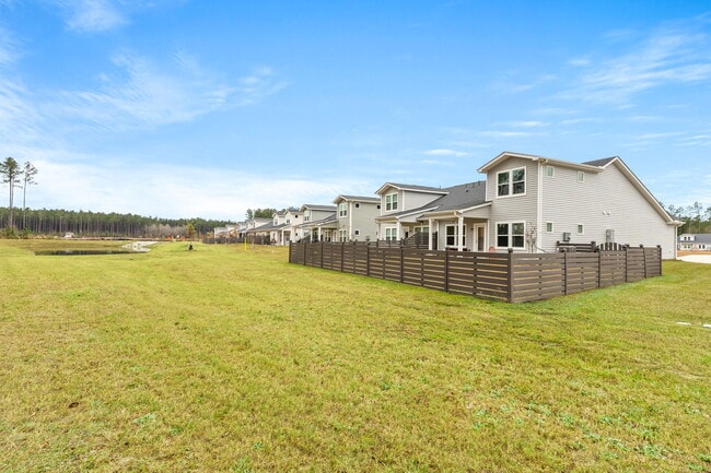 Photo - 825 Descartes St