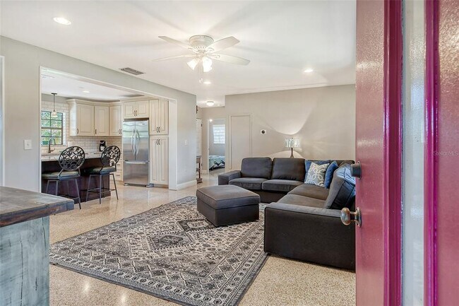 Photo - 2309 Lynn St