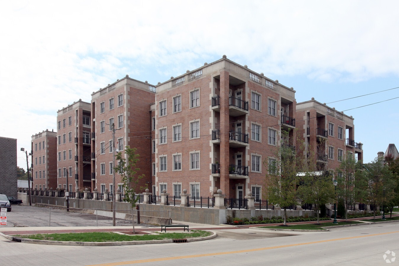 The Kirkwood - The Kirkwood Apartments