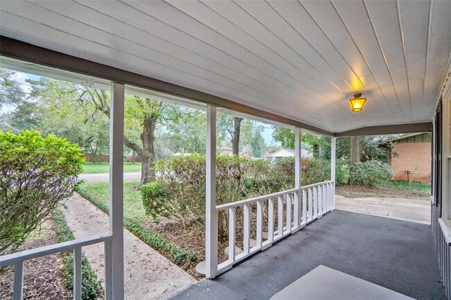 Photo - 1110 Woods Dr