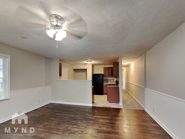 Photo - 593 Cedar Ave NW