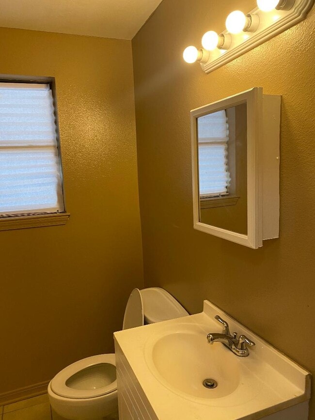 Photo - 711 Marais St