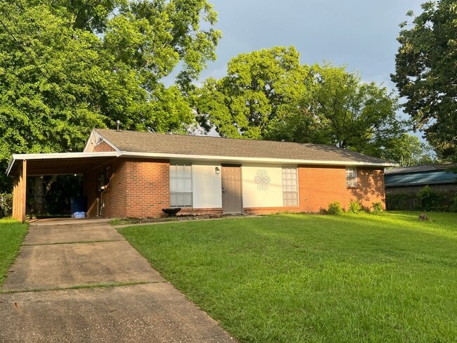 Photo - Home for rent in Prattville