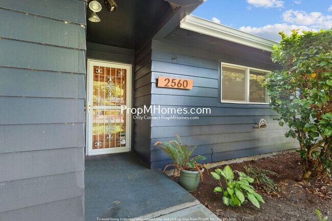 Photo - 2560 SE Spruce St