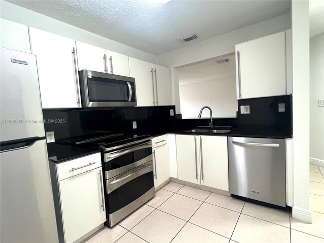 Photo - 4704 NW 114th Ave Unit 204-1