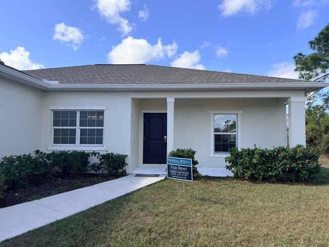 Photo - 3 bedrooms and 2 baths! FRESHLY RENOVATED!