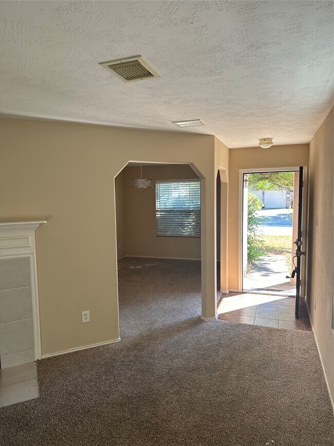 Photo - 16939 Suffolk Bridge Ln