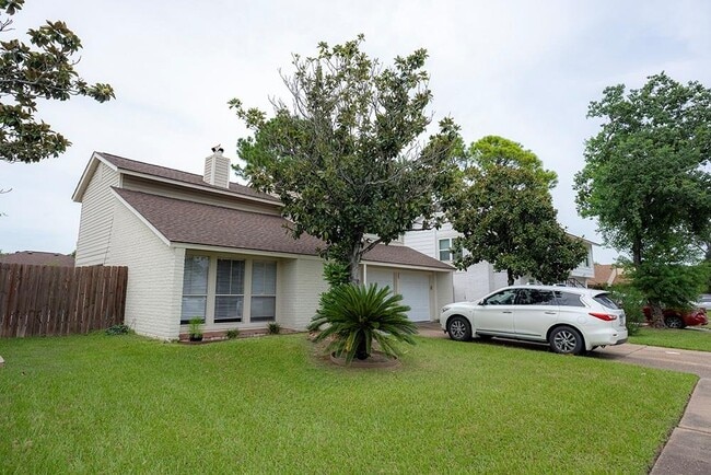 Building Photo - 10522 Clear Cove Ln Rental