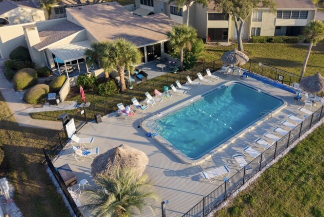 Photo - 616 Windrush Bay Dr