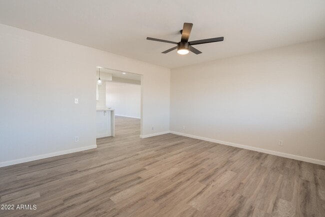 Photo - 822 W 18th St