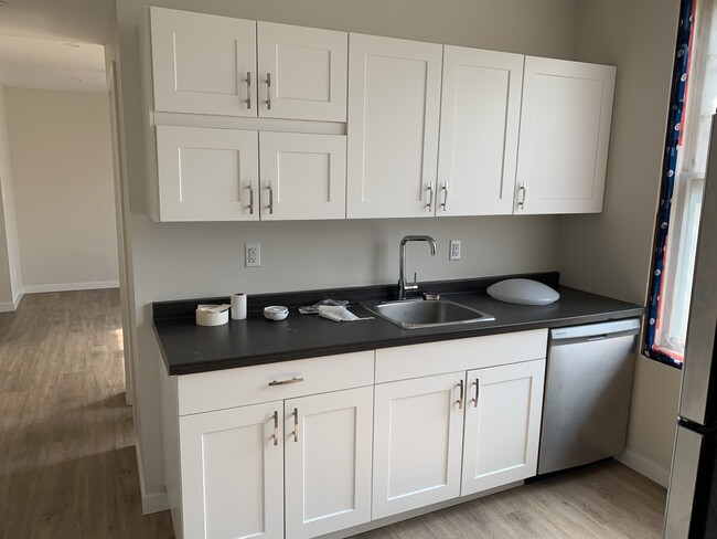 Photo - 203 Yale Ave E Unit 3