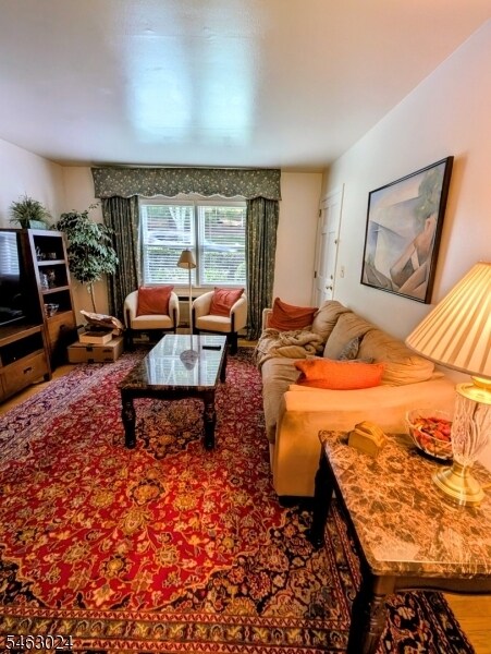 48 Mt Kemble Ave