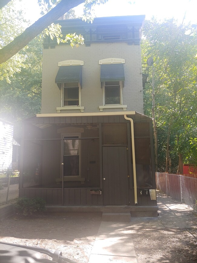 Building Photo - 310 Fairbanks Ave Unit Apt 1