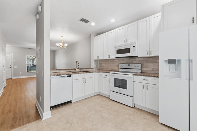 8671 Hunters Key Cir