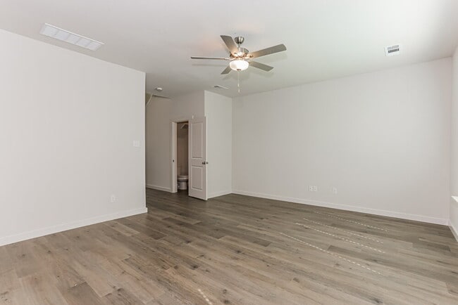 Photo - 422 Watson Ct