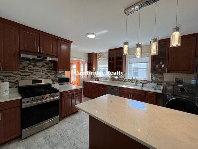 Building Photo - 88 Fellsway E Unit 2A