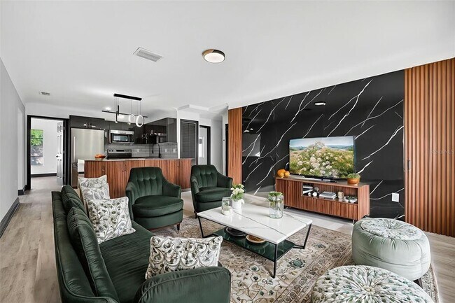 Photo - 2401 42nd St S