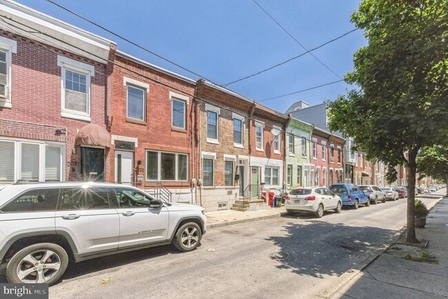 Building Photo - 2035 Mountain St