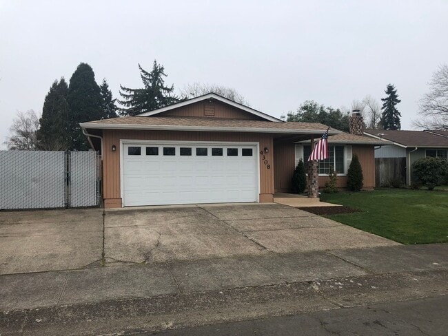 Spacious 3-bedroom, 2 bath home in SE Albany - Spacious 3-bedroom, 2 bath home in SE Albany