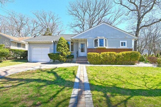 Photo - 110 Dix Hills Rd