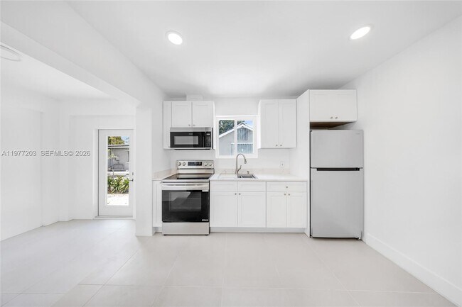 Photo - 250 NW 98th St Unit R