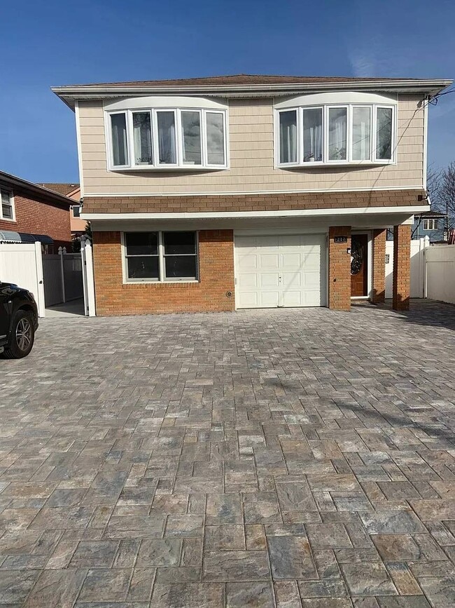 Building Photo - 217 Armstrong Ave