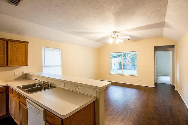 Photo - 87 Hockenberry Pl