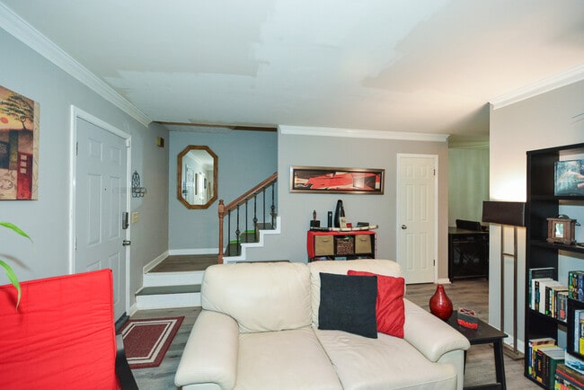 Photo - 1422 Springleaf Cir SE