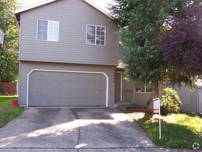 Building Photo - ~Beautiful Two-story Home Located in the N...